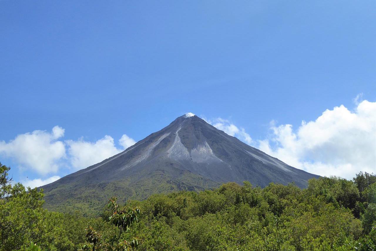 The 5 Best Backpacker Destinations in Costa Rica - Gap Year World